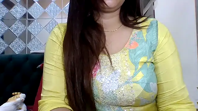 Snapshot of sparkling_queen chatting on 5, 11, 2025 sparkling queen online show from 5, 11, 2025