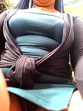 Snapshot of Bella_keny chatting on 9, 6, 2026 Bella keny online show from 9, 6, 2026