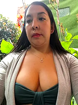 Bella keny online show from 5, 3, 2026