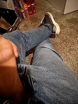 A man in public online show from 11, 11, 2025