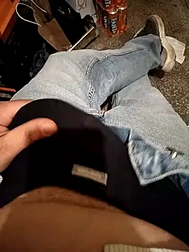 A man in public online show from 16, 10, 2025