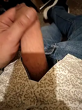 A man in public online show from 23, 10, 2025