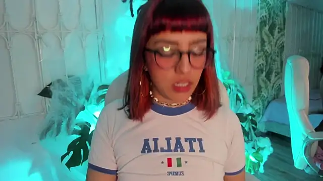 cute hollywood online show from 24, 10, 2025