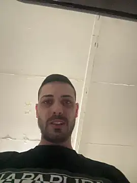 Snapshot of iltoscano95 chatting on 19, 5, 2026 iltoscano95 online show from 19, 5, 2026