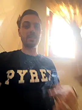 Snapshot of iltoscano95 chatting on 12, 10, 2025 iltoscano95 online show from 12, 10, 2025