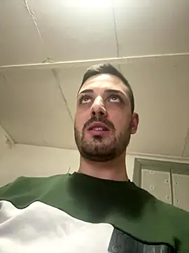 Snapshot of iltoscano95 chatting on 11, 11, 2025 iltoscano95 online show from 11, 11, 2025