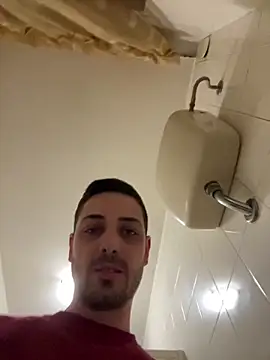 Snapshot of iltoscano95 chatting on 5, 1, 2026 iltoscano95 online show from 5, 1, 2026