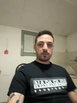 Snapshot of iltoscano95 chatting on 18, 10, 2025 iltoscano95 online show from 18, 10, 2025