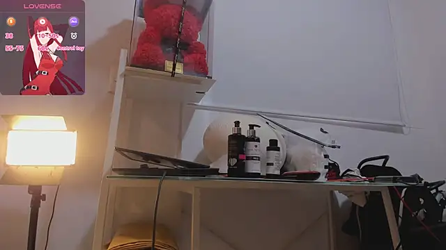 Abby Yons online show from 30, 10, 2025