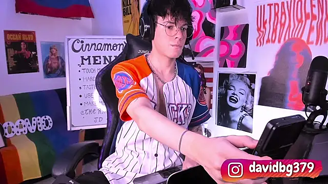 cinnamon boyxxx online show from 14, 3, 2025