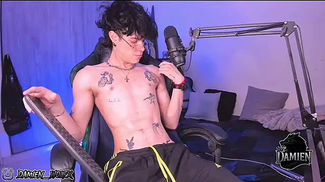 cinnamon boyxxx online show from 18, 9, 2025