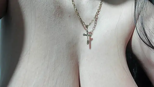 Snapshot of SexxyMeriem chatting on 17, 9, 2025 SexxyMeriem online show from 17, 9, 2025