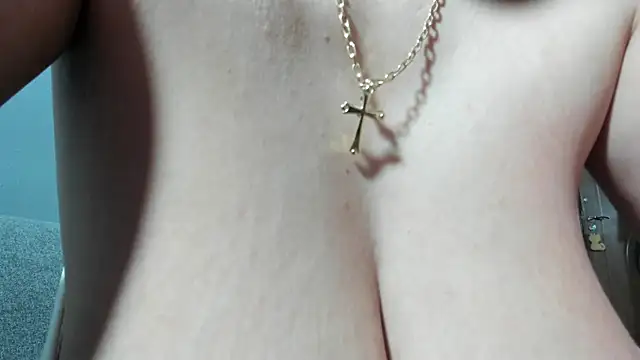 Snapshot of SexxyMeriem chatting on 19, 9, 2025 SexxyMeriem online show from 19, 9, 2025