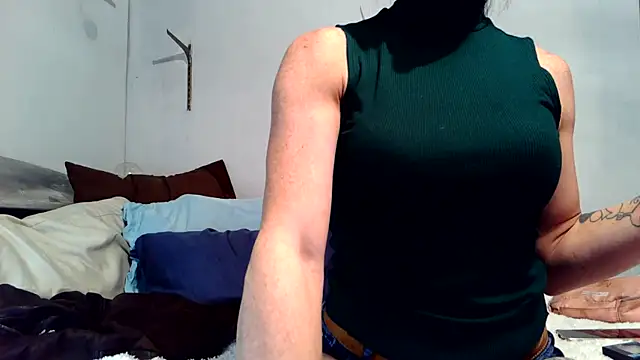 Genevieve143 online show from 27, 11, 2025