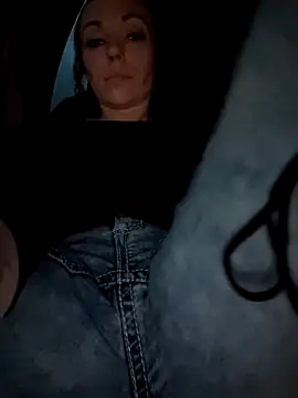 Genevieve143 online show from 9, 1, 2025