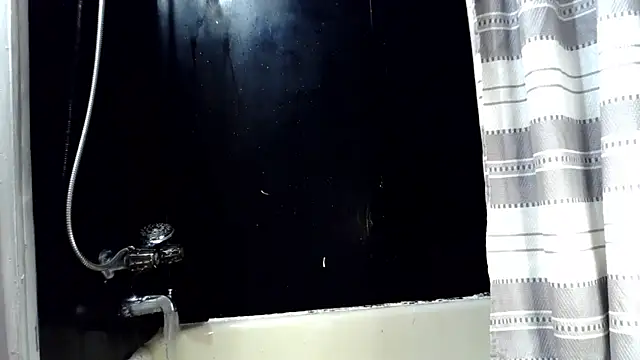 Genevieve143 online show from 21, 12, 2025