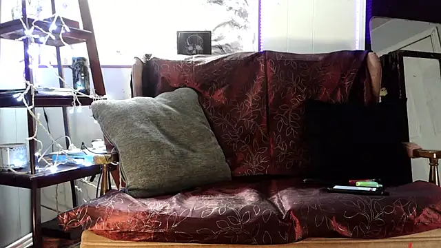 Genevieve143 online show from 28, 2, 2026