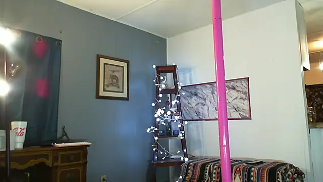 Genevieve143 online show from 22, 9, 2025