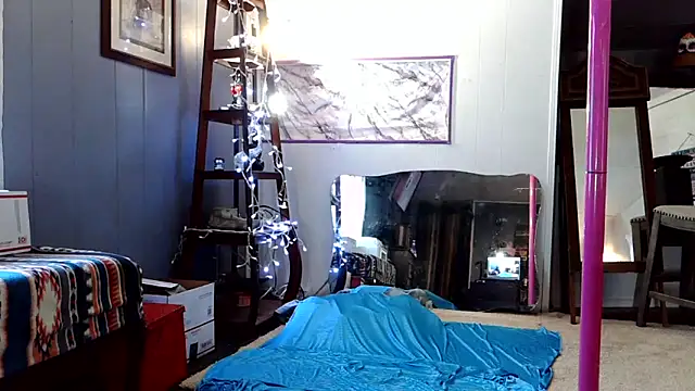 Genevieve143 online show from 18, 11, 2025