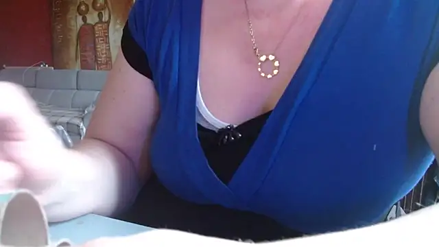 Snapshot of cruellaculdenfer67 chatting on 2, 12, 2025 cruellaculdenfer67 online show from 2, 12, 2025