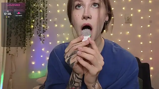 christy memeow online show from 11, 9, 2025