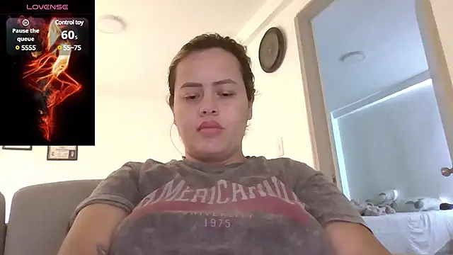 saramartinez1000 online show from 17, 3, 2025