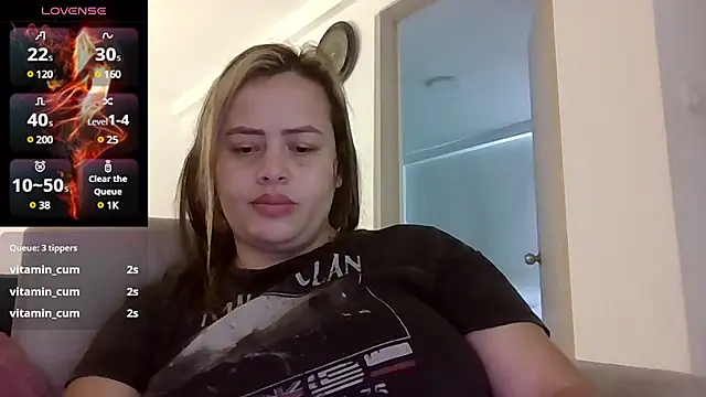 saramartinez1000 online show from 19, 2, 2025