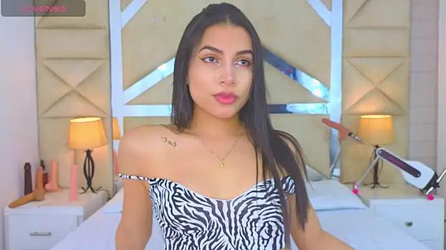 Tiphani walker  online show from 25, 9, 2025