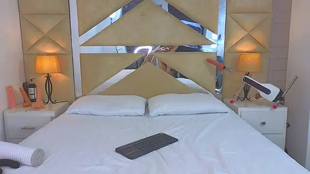 Tiphani walker  online show from 27, 11, 2025