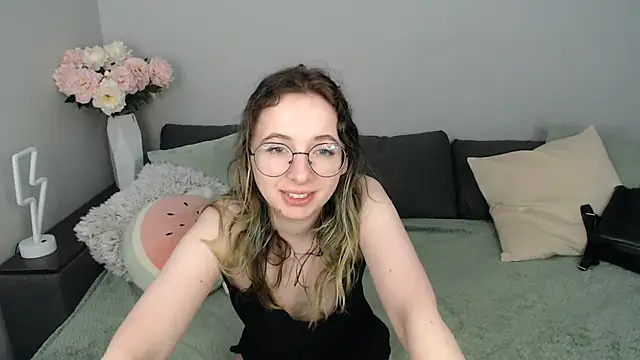 Mini Diva online show from 21, 9, 2025