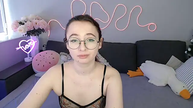 Mini Diva online show from 10, 3, 2026