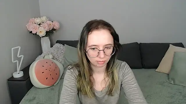 Mini Diva online show from 13, 9, 2025