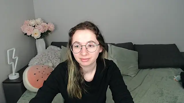 Mini Diva online show from 20, 9, 2025