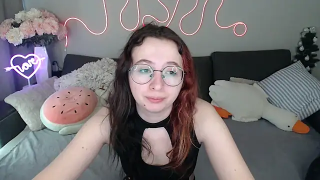Mini Diva online show from 10, 5, 2026