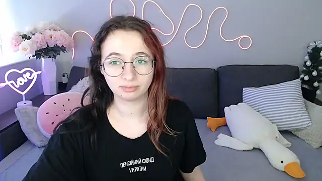 Mini Diva online show from 15, 3, 2026