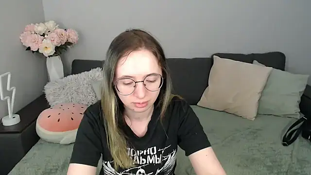 Mini Diva online show from 26, 9, 2025