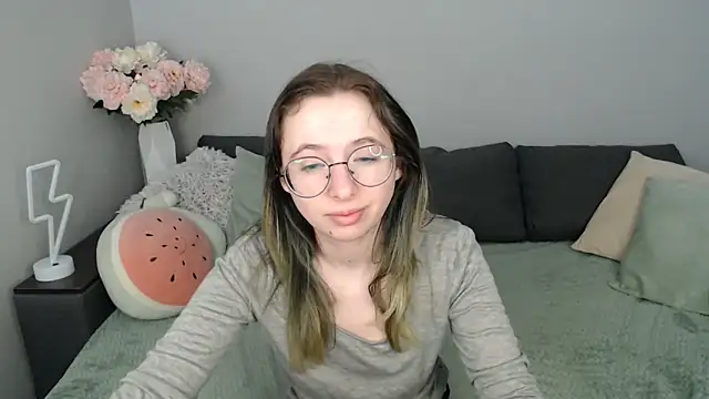 Mini Diva online show from 14, 9, 2025