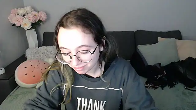 Mini Diva online show from 1, 11, 2025