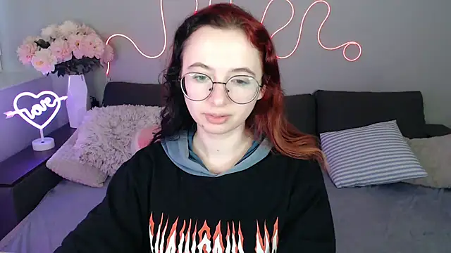 Mini Diva online show from 30, 11, 2025