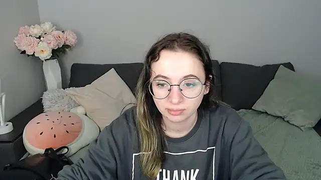 Mini Diva online show from 25, 10, 2025