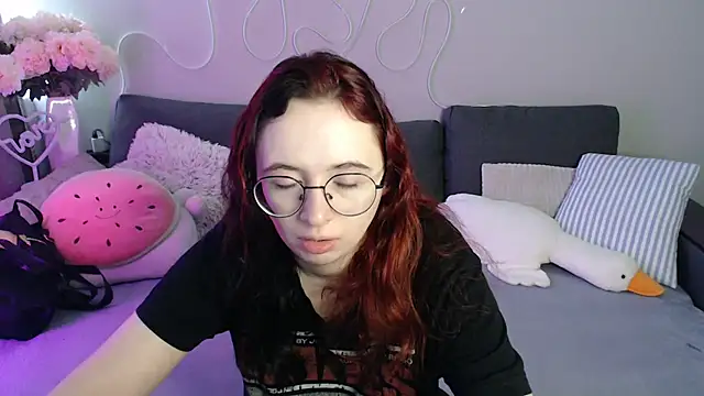 Snapshot of Mini_Diva chatting on 5, 7, 2026 Mini Diva online show from 5, 7, 2026