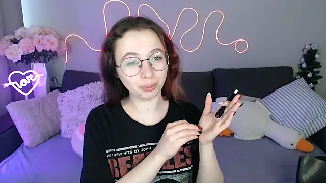 Mini Diva online show from 8, 5, 2026