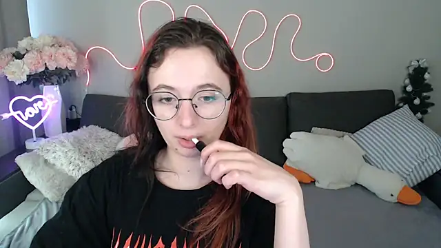 Mini Diva online show from 4, 5, 2026