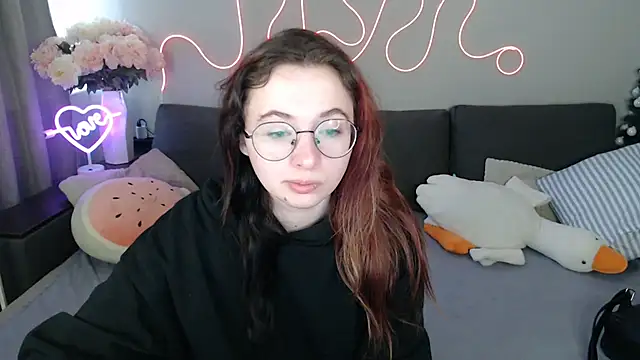 Mini Diva online show from 26, 4, 2026