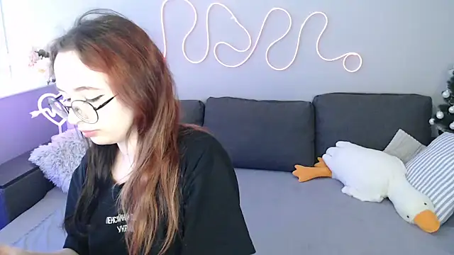 Mini Diva online show from 11, 3, 2026