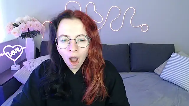 Mini Diva online show from 22, 11, 2025