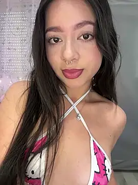 Snapshot of AliceJovovich chatting on 10, 1, 2025 AliceJovovich online show from 10, 1, 2025