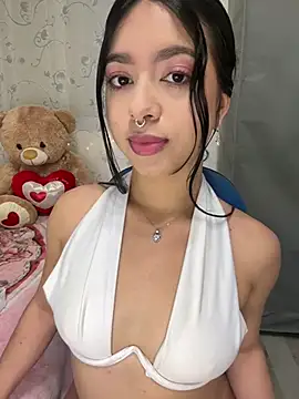 Snapshot of AliceJovovich chatting on 23, 1, 2025 AliceJovovich online show from 23, 1, 2025