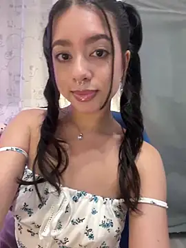 Snapshot of AliceJovovich chatting on 3, 1, 2025 AliceJovovich online show from 3, 1, 2025