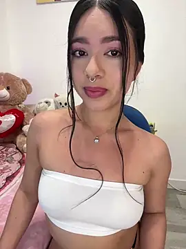 Snapshot of AliceJovovich chatting on 29, 1, 2025 AliceJovovich online show from 29, 1, 2025